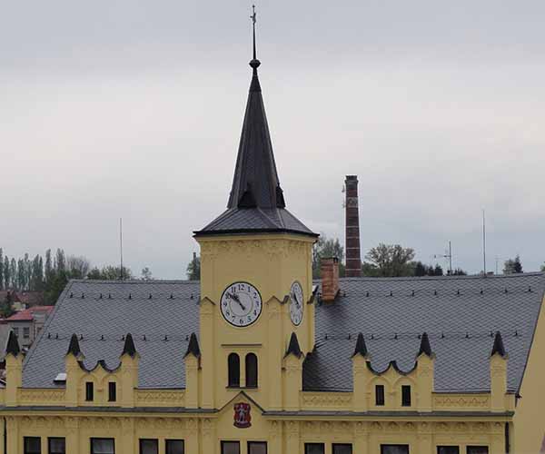 Radnice Lomnice nad Popelkou